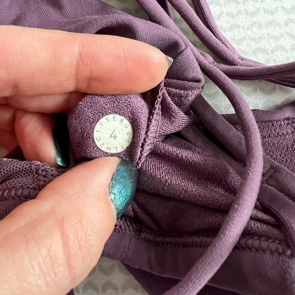 Lululemon free to be zen bra 4 - Picture 4 of 5